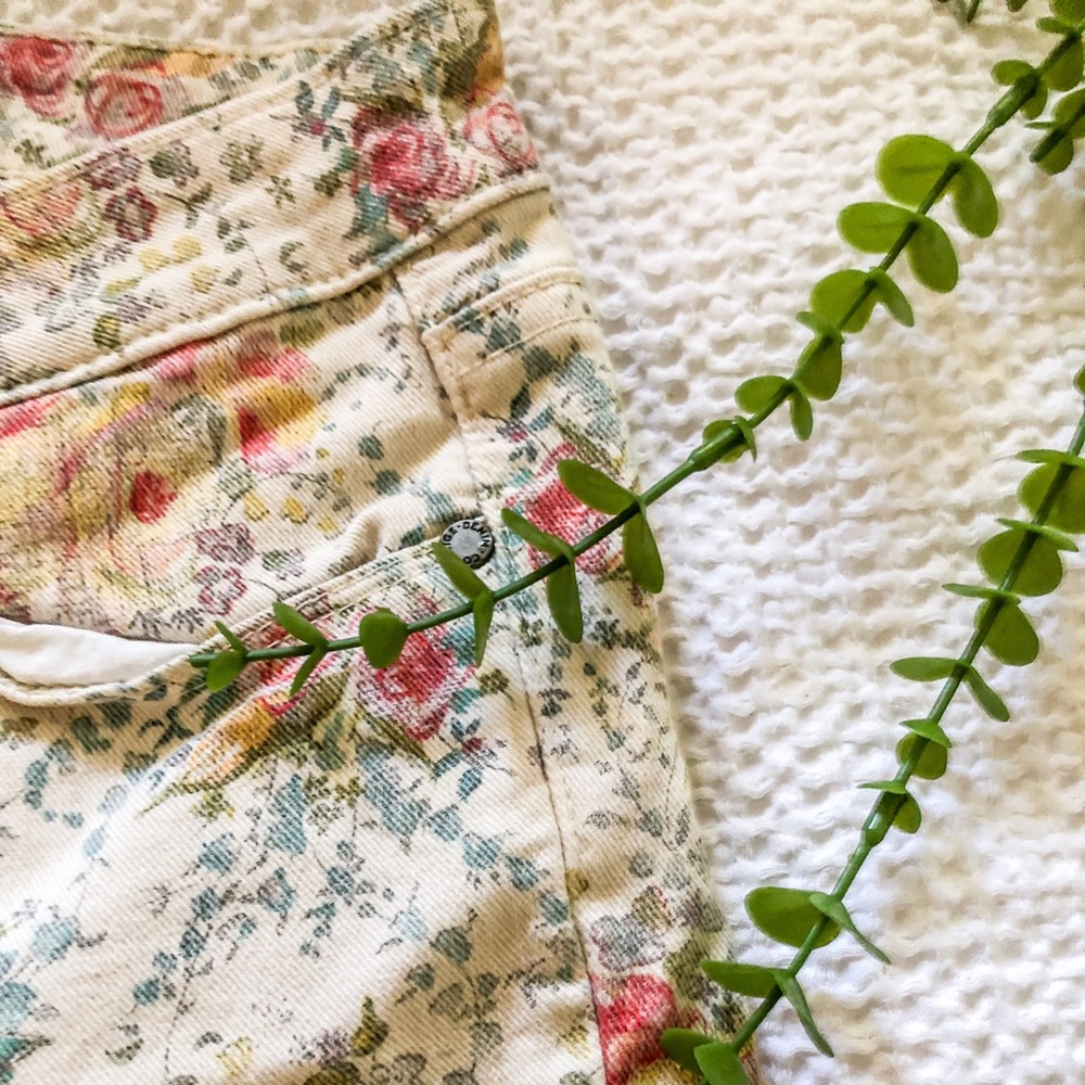 Anthropologie floral jeans! - Picture 3 of 8